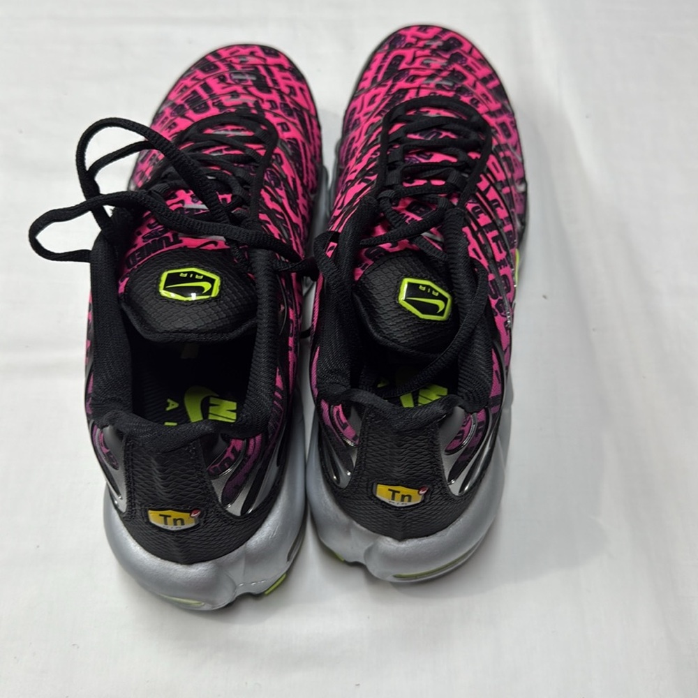 NEW Nike Air Max Plus Mercurial Mens Low Tuned Air Casual Shoes FJ4883-001 - Picture 4 of 16